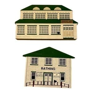 The Cats Meow Americana Lake Chippewa lot wooden houses